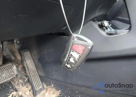 2013 Hyundai Santa Fe Sport 2.0T z USA, uszkodzony, nr VIN 5XYZU3LA3DG071968